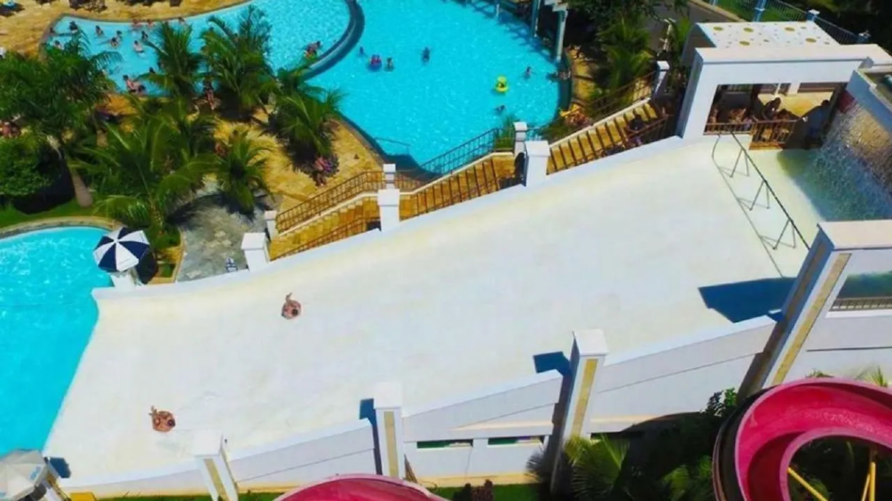 Lacqua Di Roma Com Piscina De Ondas Caldas Novas